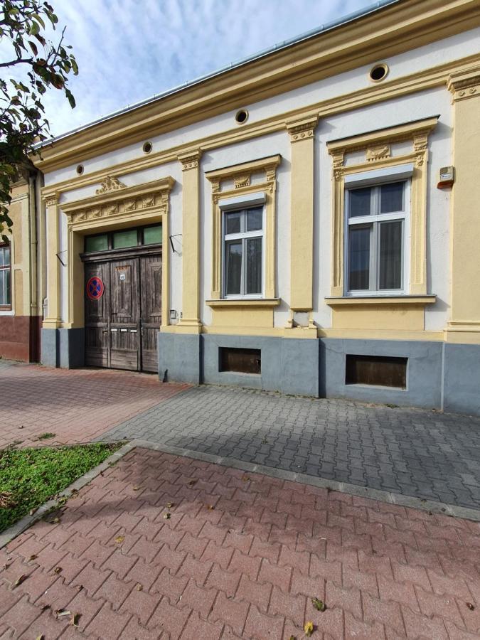 Belvarosi Exkluziv Loft Дебрецен Экстерьер фото